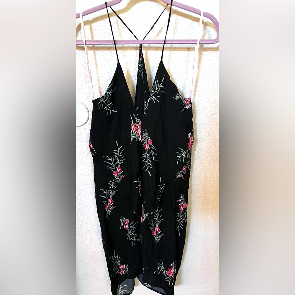 FOREVER 21 Sun Dress or Cover Up
Fun Straps, Hi/Lo Hemline
Sz S EUC